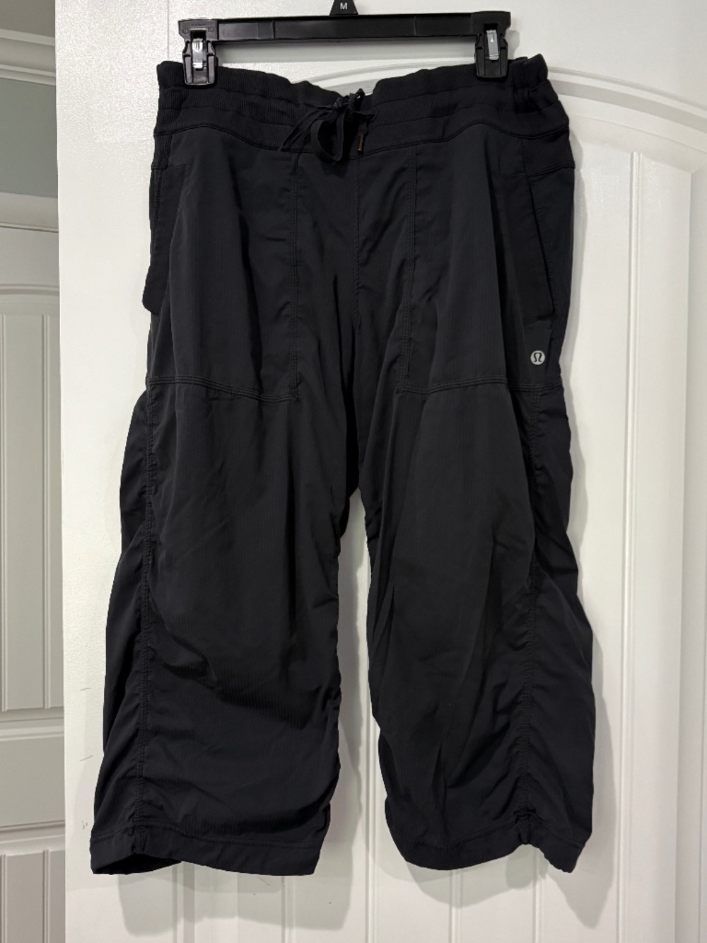 Lululemon dance studio crop black